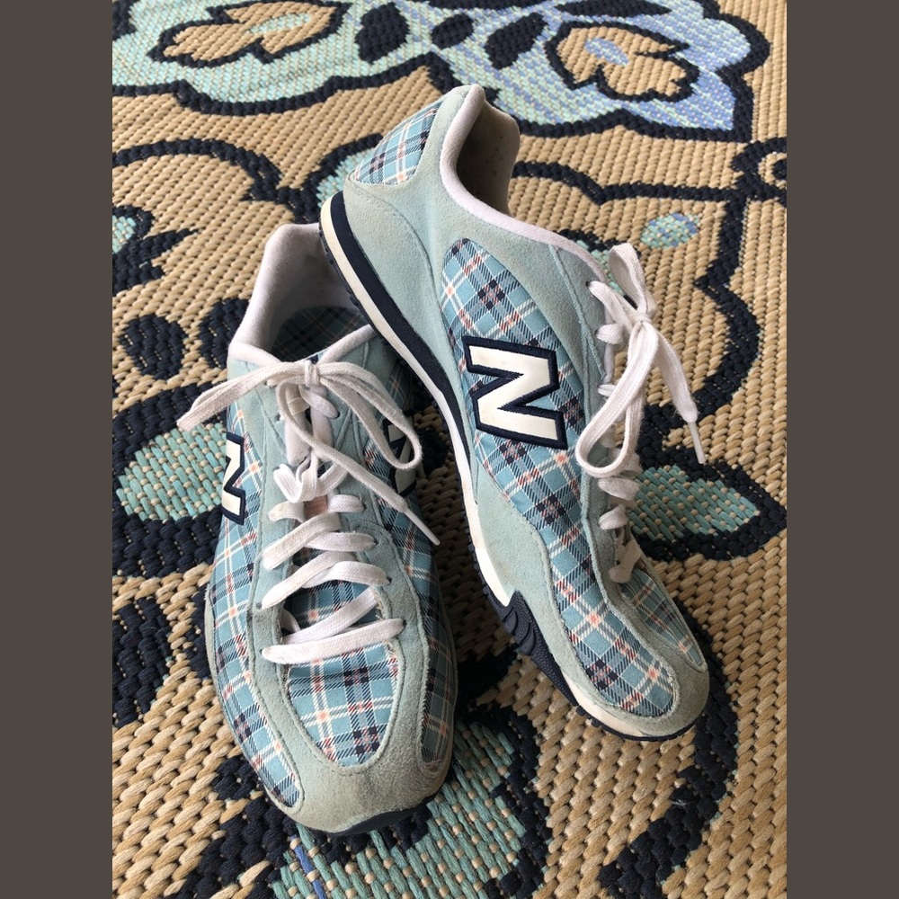 New Balance 442